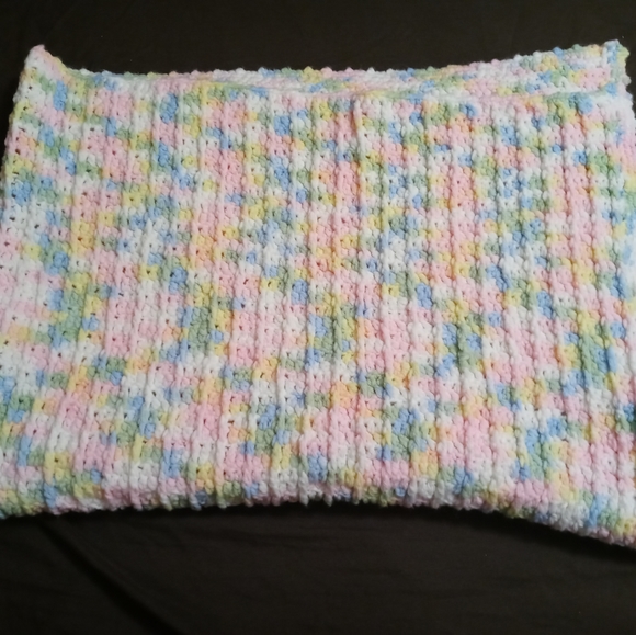 🎇CROCHET MULTICOLORED COVER🎆 - Picture 2 of 10